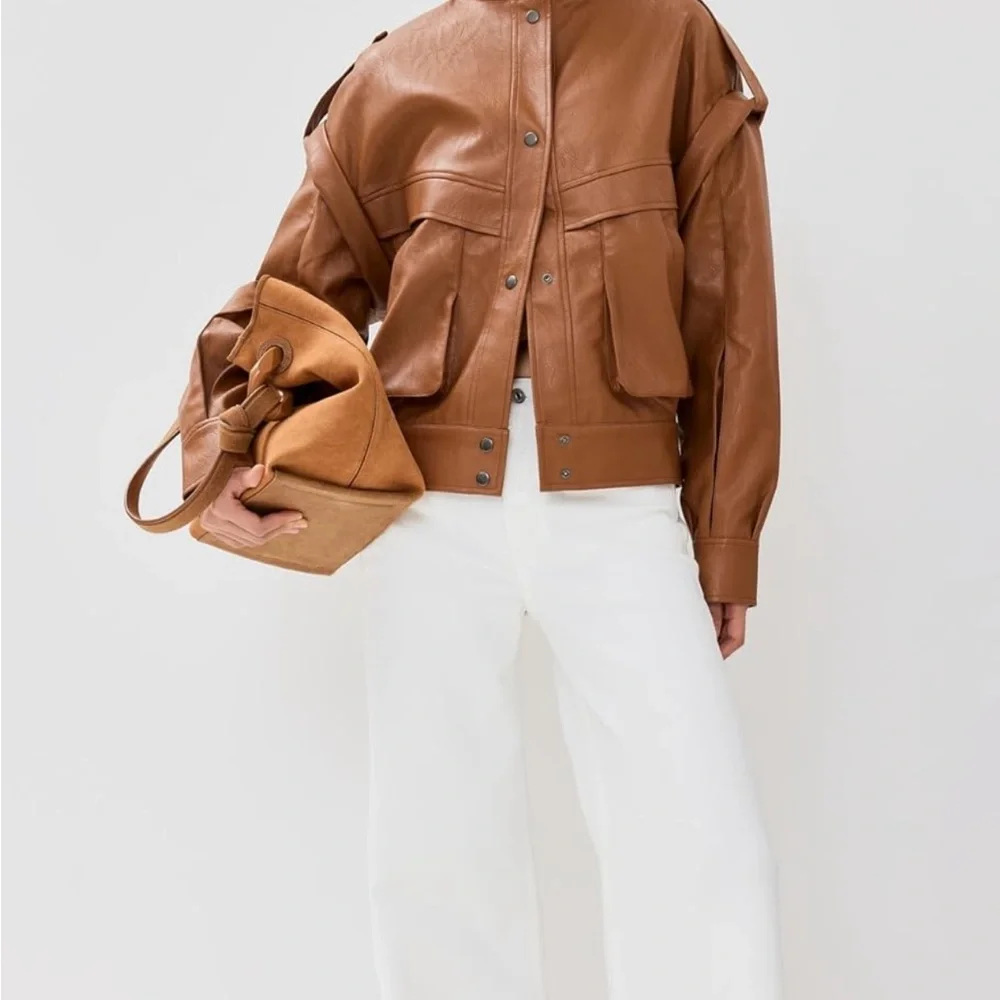 Lioness Brown Leather Jacket with Stand-Up Collar and Oversized Fit - Picture 4 of 5